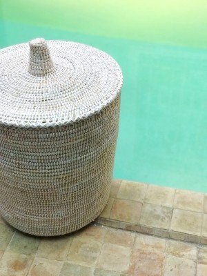 White embroidered basket with lid size L