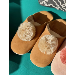 Camel slippers with beige...