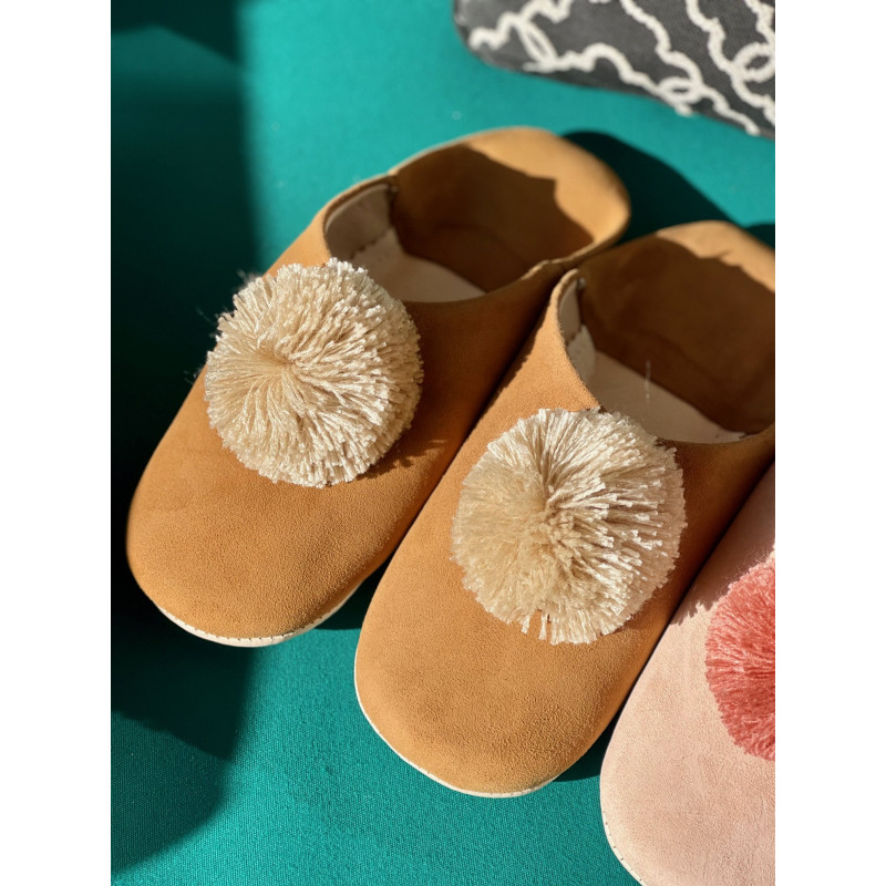 Babouches camel pompons beige