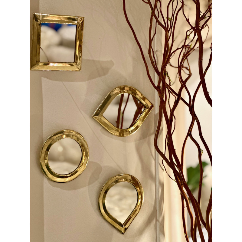 Le Minutieux, small mirror in gilded metal