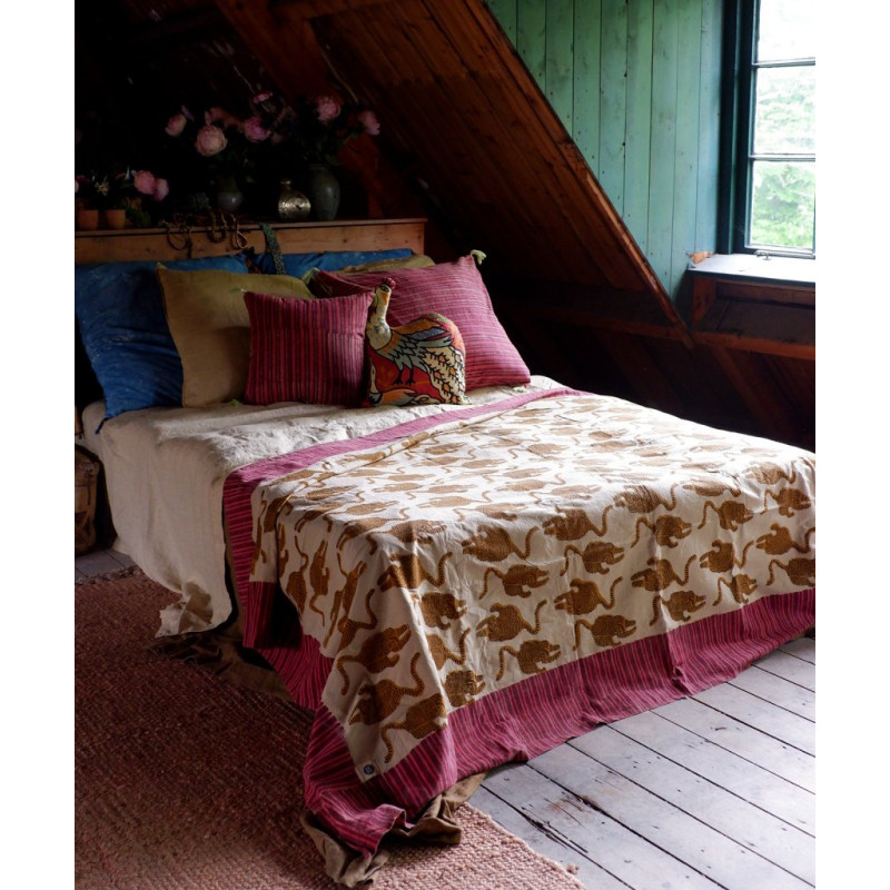 Tablecloth or bedspread - tiger