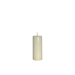 Large candle in shiny wax 7...