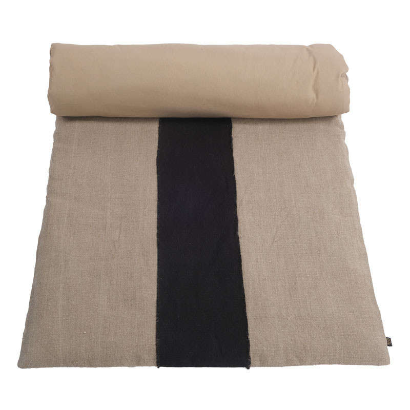 Natural linen quilt with black linen band