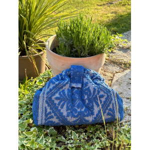 Embroidered cotton pouch - Blue