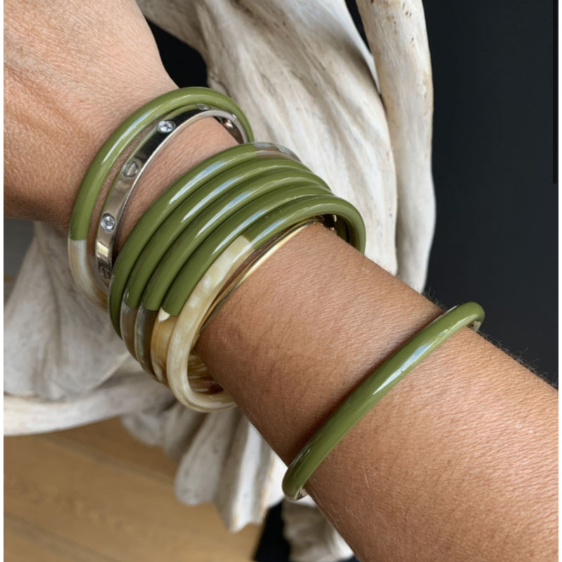 Lacquered horn bracelet - Olive