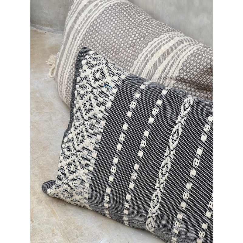 Cotton cushion - Black and ecru motifs