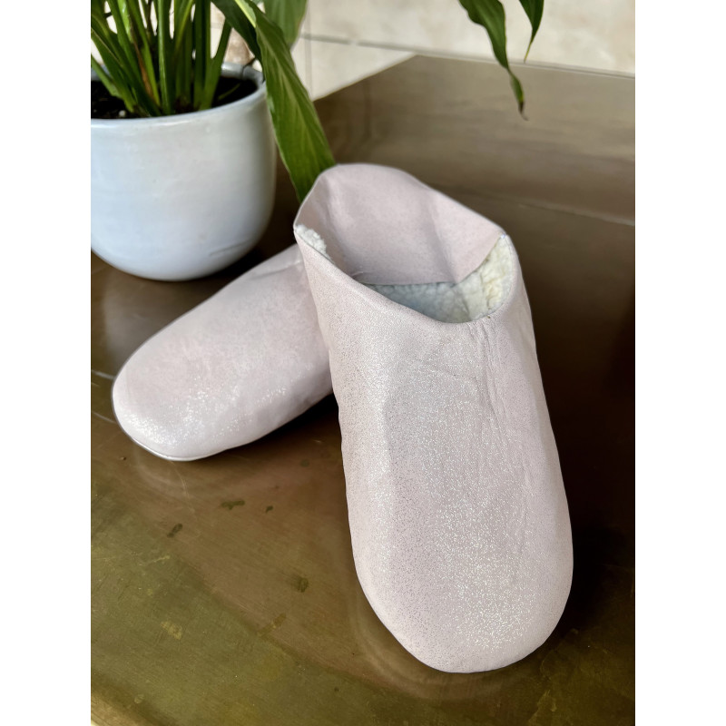 Shiny pink leather slippers with filling for adults
